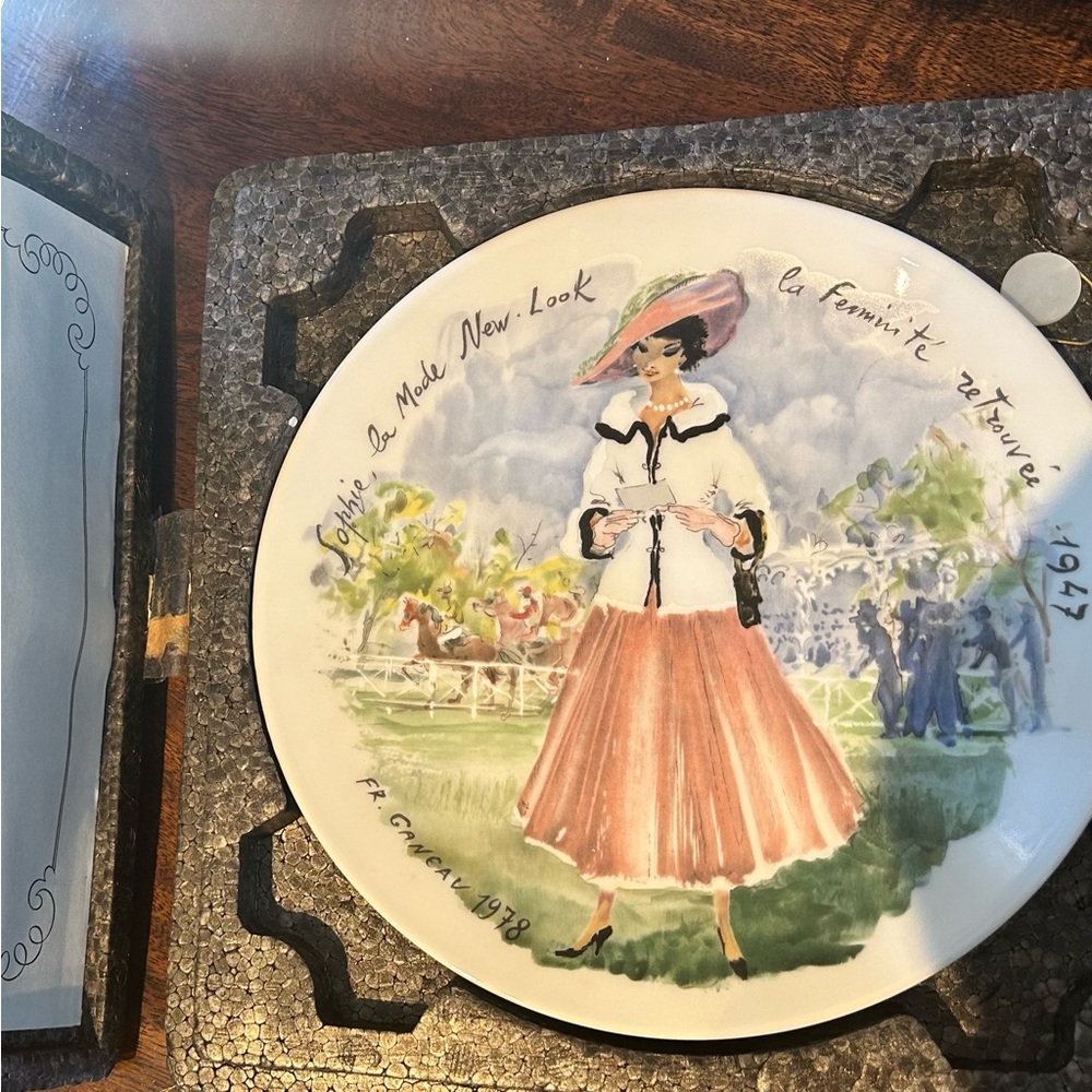 D'arceau-limoges Vintage Les Femmes Du Siecle Collector's Plate 1943